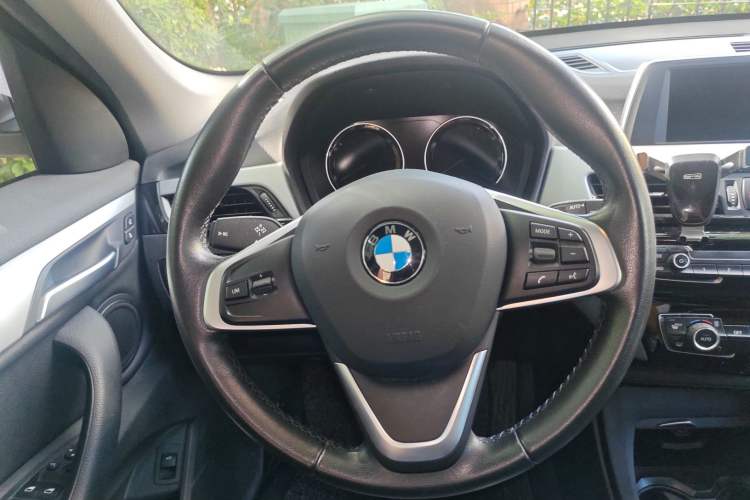 Used BMW X1 2019 sDrive18Li Fashion Model Steering Wheel