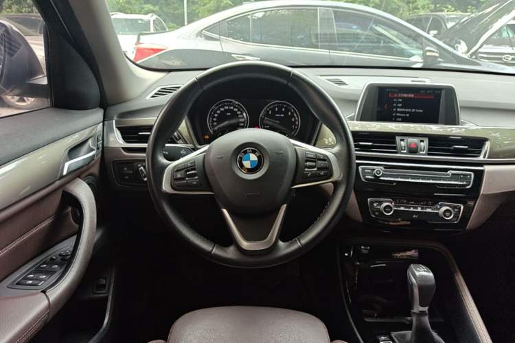 Used BMW X1 2019 sDrive18Li Premium Edition Steering Wheel