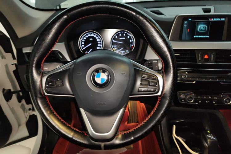 Used BMW X1 2019 sDrive18Li Fashion Model Steering Wheel