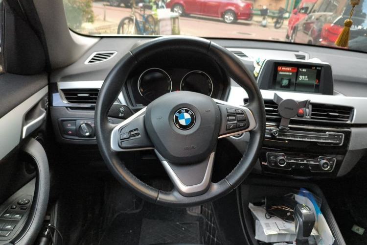 Used BMW X1 2019 sDrive18Li Fashion Model Steering Wheel