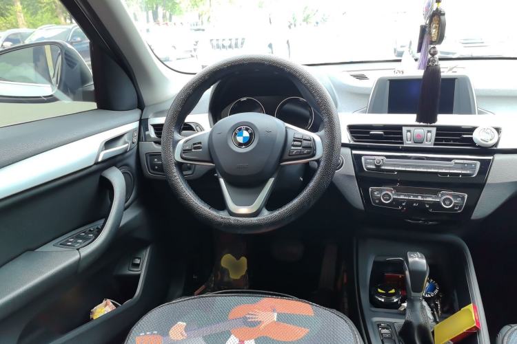 Used BMW X1 2019 sDrive20Li Leading Model Steering Wheel