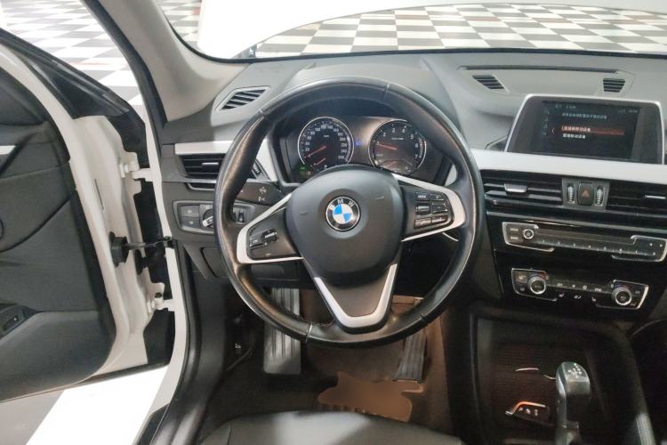 Used BMW X1 2019 sDrive18Li Fashion Model Steering Wheel
