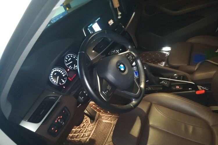 Used BMW X1 2019 sDrive18Li Premium Edition Steering Wheel