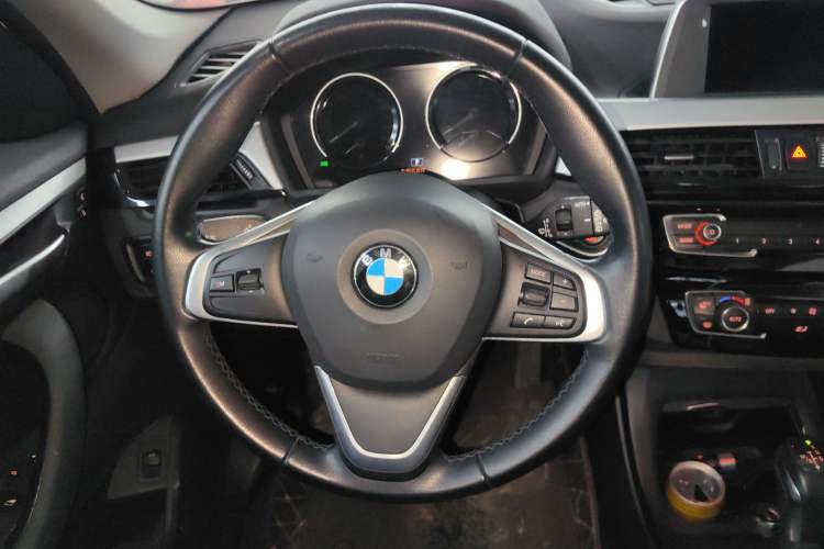 Used BMW X1 2019 sDrive18Li Fashion Model Steering Wheel