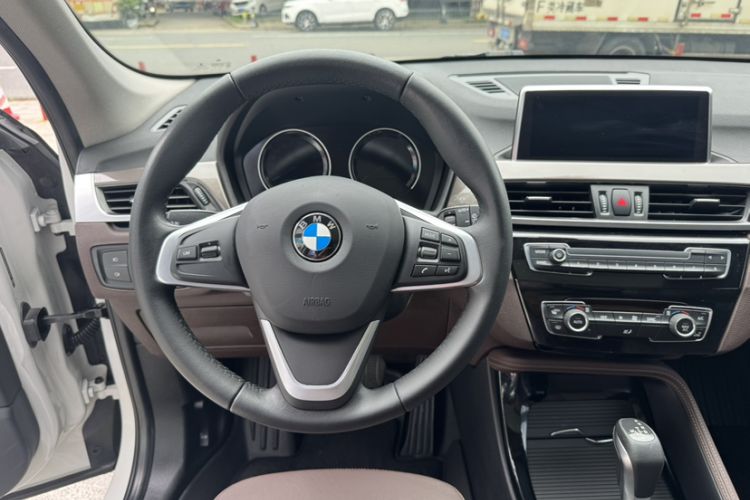 Used BMW X1 2019 xDrive20Li Luxury Model Steering Wheel