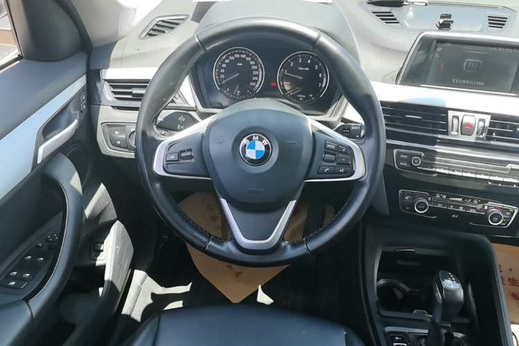 Used BMW X1 2019 sDrive20Li Leading Model Steering Wheel