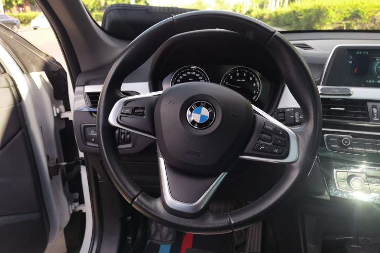 Used BMW X1 2019 sDrive18Li Fashion Model Steering Wheel