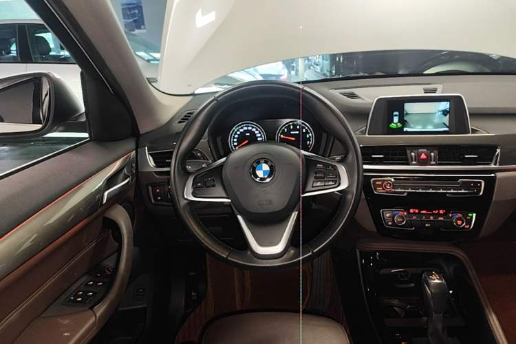 Used BMW X1 2019 sDrive18Li Premium Edition Steering Wheel
