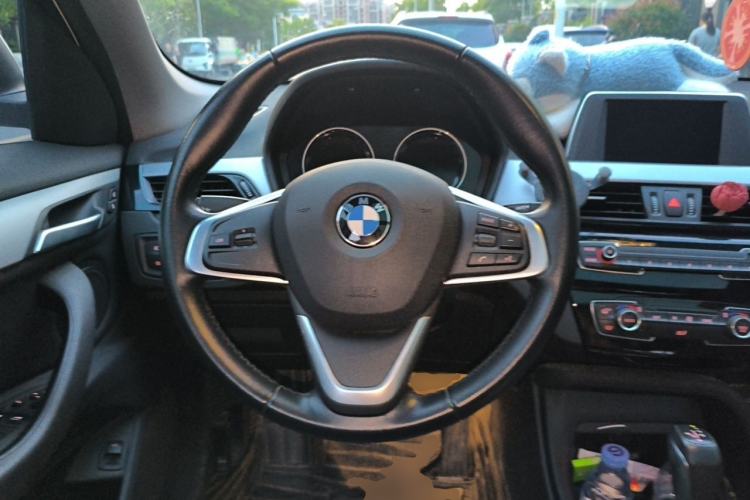 Used BMW X1 2019 sDrive18Li Fashion Model Steering Wheel