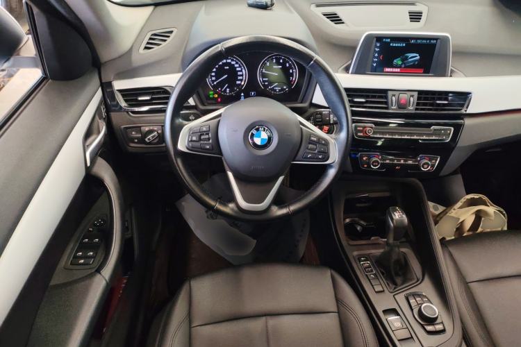 Used BMW X1 2019 sDrive18Li Fashion Model Steering Wheel