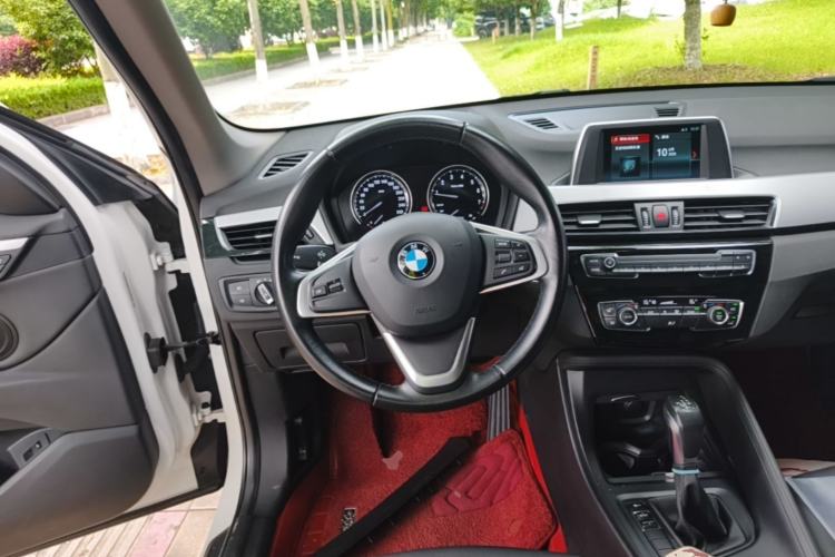 Used BMW X1 2019 sDrive20Li Leading Model Steering Wheel