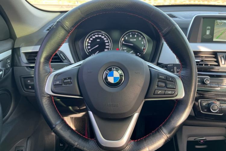 Used BMW X1 2019 sDrive18Li Fashion Model Steering Wheel