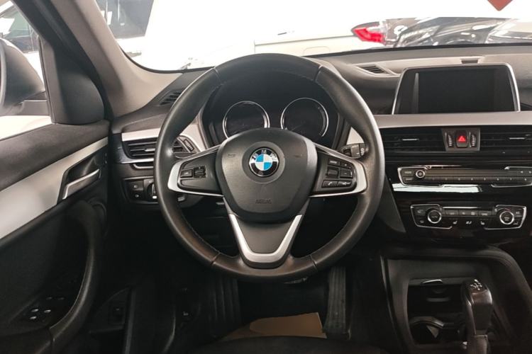 Used BMW X1 2019 sDrive20Li Leading Model Steering Wheel