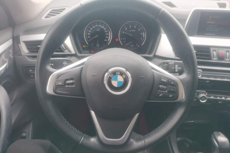 Used BMW X1 2019 sDrive18Li Fashion Model Steering Wheel