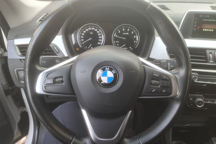Used BMW X1 2019 sDrive18Li Fashion Model Steering Wheel
