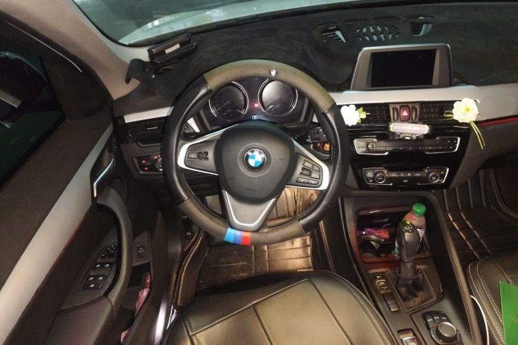 Used BMW X1 2019 sDrive18Li Fashion Model Steering Wheel
