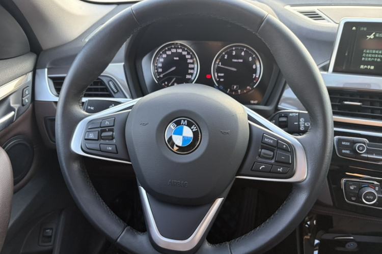 Used BMW X1 2019 xDrive20Li Luxury Edition Steering Wheel