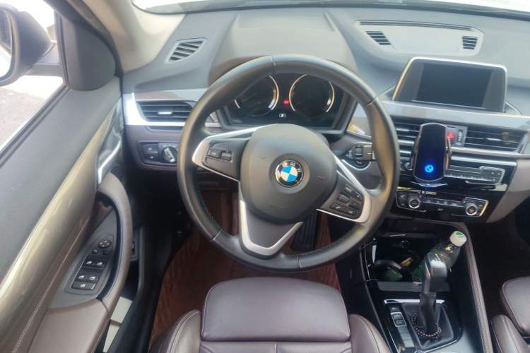 Used BMW X1 2019 sDrive18Li Premium Edition Steering Wheel