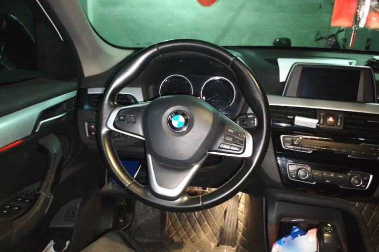 Used BMW X1 2019 sDrive18Li Fashion Model Steering Wheel