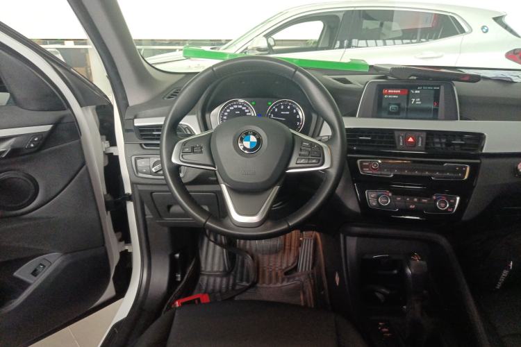 Used BMW X1 2019 sDrive20Li Leading Model Steering Wheel