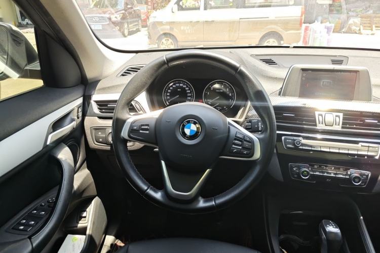 Used BMW X1 2019 sDrive18Li Fashion Model Steering Wheel