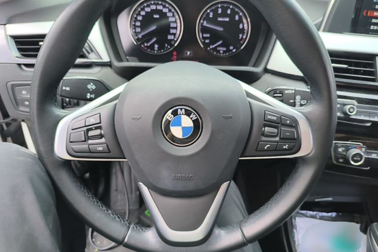 Used BMW X1 2019 sDrive18Li Fashion Model Steering Wheel