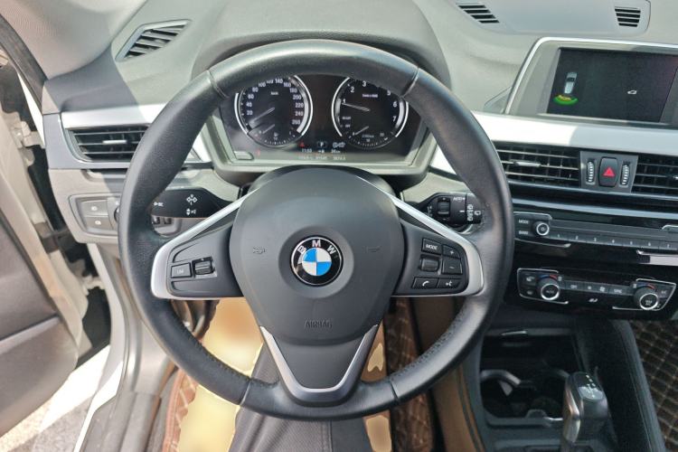 Used BMW X1 2019 sDrive18Li Fashion Model Steering Wheel