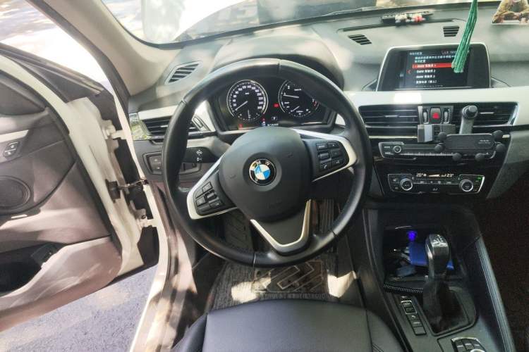Used BMW X1 2019 sDrive20Li Leading Model Steering Wheel
