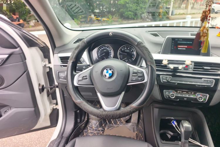 Used BMW X1 2019 sDrive18Li Fashion Model Steering Wheel