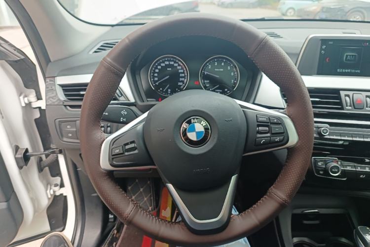 Used BMW X1 2019 sDrive18Li Fashion Model Steering Wheel