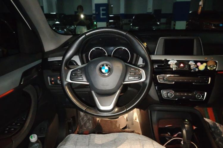Used BMW X1 2019 sDrive18Li Fashion Model Steering Wheel