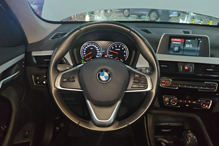 Used BMW X1 2019 sDrive20Li Leading Model Steering Wheel