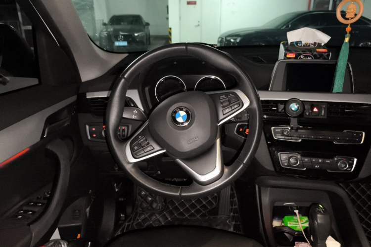 Used BMW X1 2019 sDrive18Li Fashion Model Steering Wheel