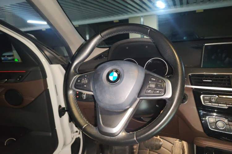 Used BMW X1 2019 xDrive20Li Luxury Model Steering Wheel