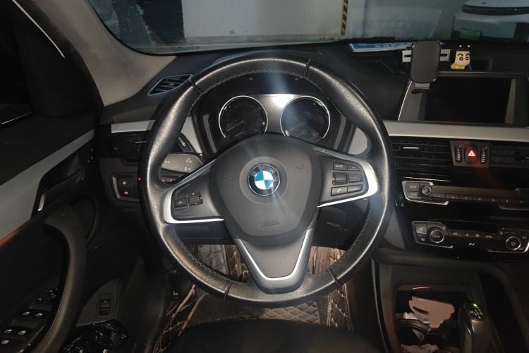 Used BMW X1 2019 sDrive18Li Fashion Model Steering Wheel