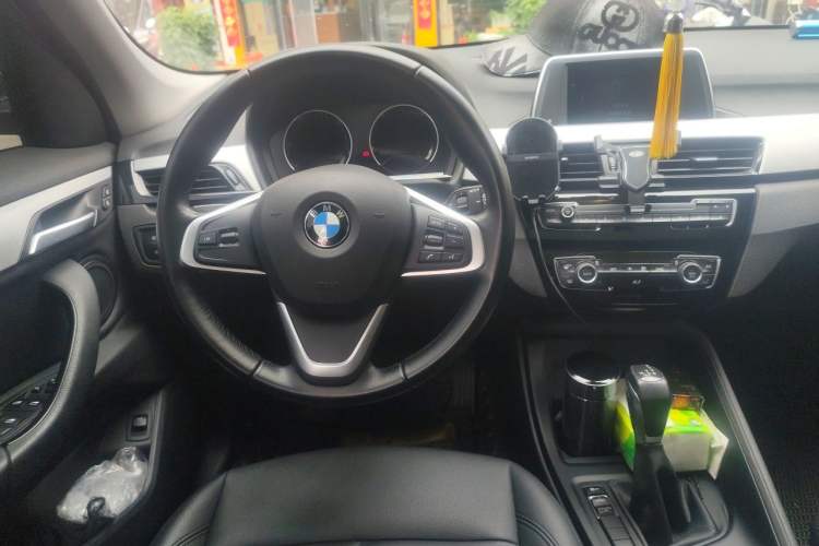 Used BMW X1 2019 sDrive18Li Fashion Model Steering Wheel