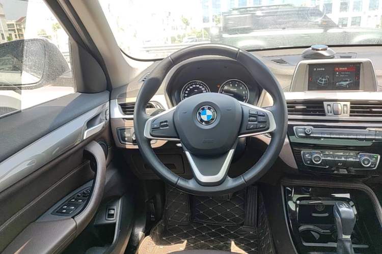 Used BMW X1 2019 sDrive18Li Premium Edition Steering Wheel