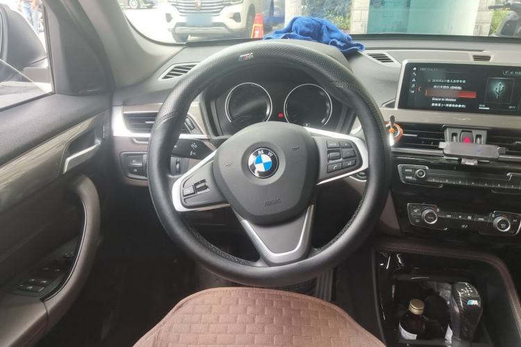 Used BMW X1 2019 xDrive20Li Luxury Model Steering Wheel