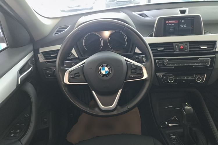 Used BMW X1 2019 sDrive18Li Fashion Model Steering Wheel
