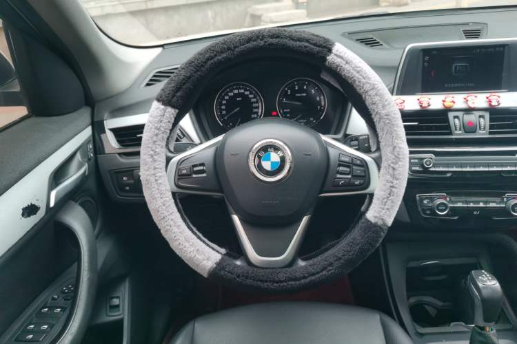 Used BMW X1 2019 sDrive18Li Fashion Model Steering Wheel