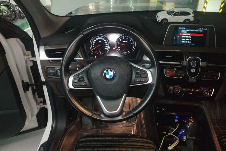 Used BMW X1 2019 sDrive18Li Premium Edition Steering Wheel