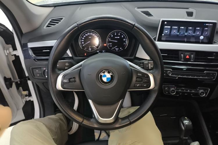 Used BMW X1 2019 sDrive20Li Leading Model Steering Wheel