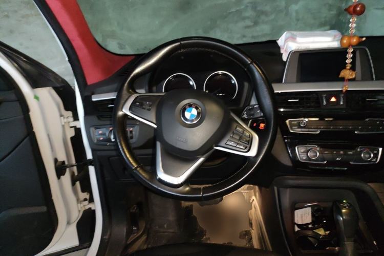 Used BMW X1 2019 sDrive18Li Fashion Model Steering Wheel