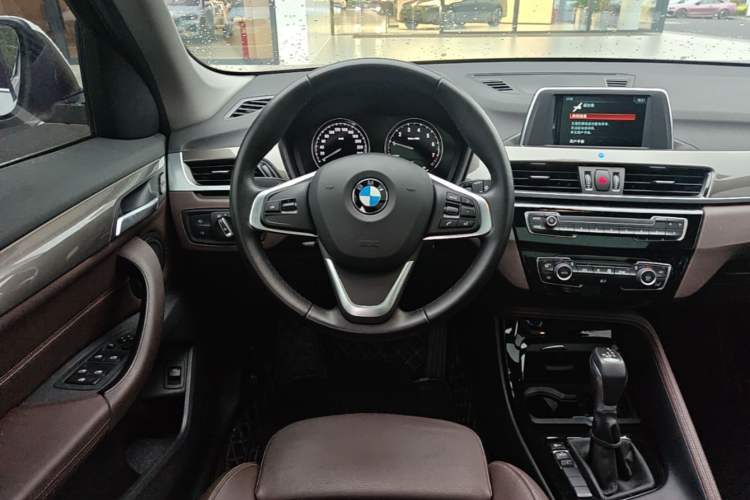 Used BMW X1 2019 sDrive18Li Premium Edition Steering Wheel
