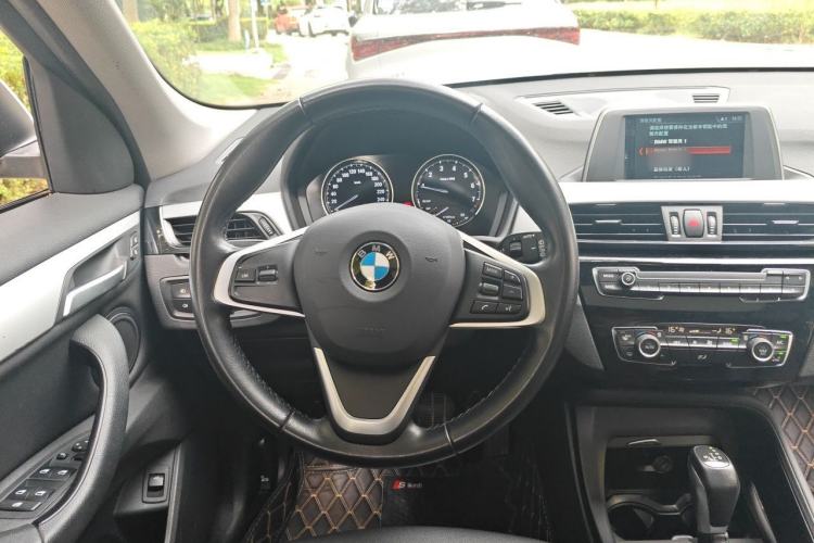 Used BMW X1 2019 sDrive18Li Fashion Model Steering Wheel