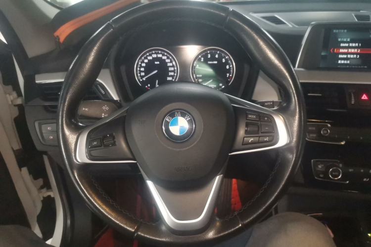 Used BMW X1 2019 sDrive18Li Fashion Model Steering Wheel