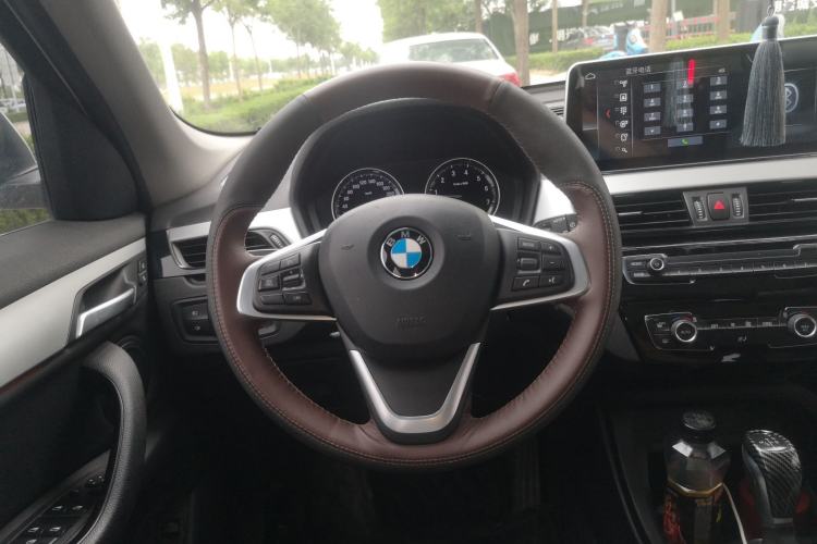 Used BMW X1 2019 sDrive20Li Leading Model Steering Wheel