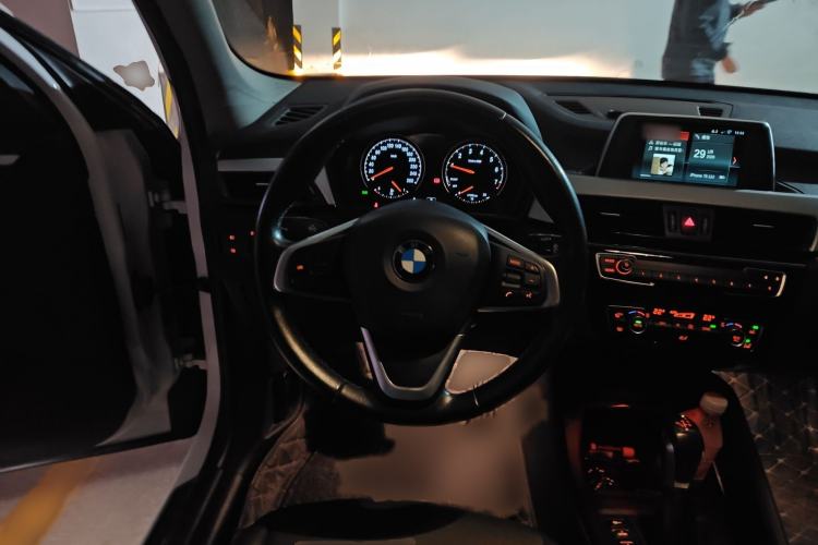 Used BMW X1 2019 sDrive18Li Fashion Model Steering Wheel