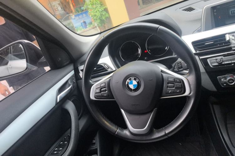 Used BMW X1 2019 sDrive20Li Leading Model Steering Wheel