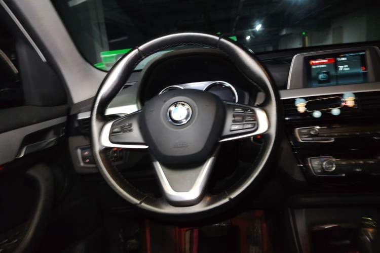 Used BMW X1 2019 sDrive18Li Fashion Model Steering Wheel